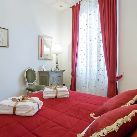 Appartamento Ruhige In Santa Croce Mit Terrasse- Kathedrale Von Florenz-naehe By Interhome *