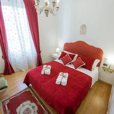 Appartamento Ruhige In Santa Croce Mit Terrasse- Kathedrale Von Florenz-naehe By Interhome *