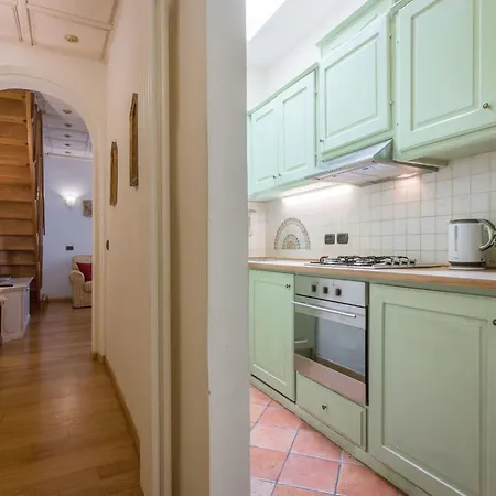 Appartamento Ruhige In Santa Croce Mit Terrasse- Kathedrale Von Florenz-naehe By Interhome *