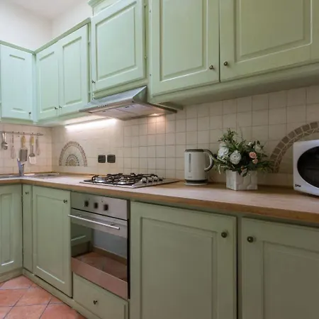 Appartamento Ruhige In Santa Croce Mit Terrasse- Kathedrale Von Florenz-naehe By Interhome Firenze