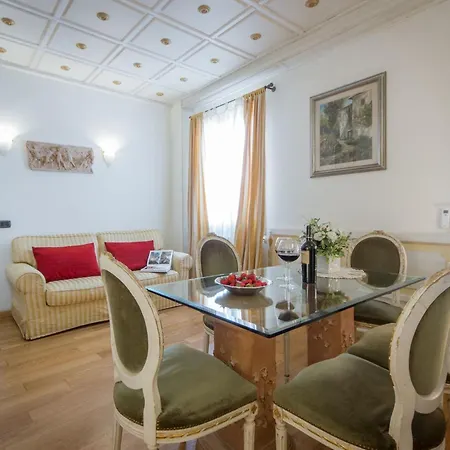 Appartamento Ruhige In Santa Croce Mit Terrasse- Kathedrale Von Florenz-naehe By Interhome *