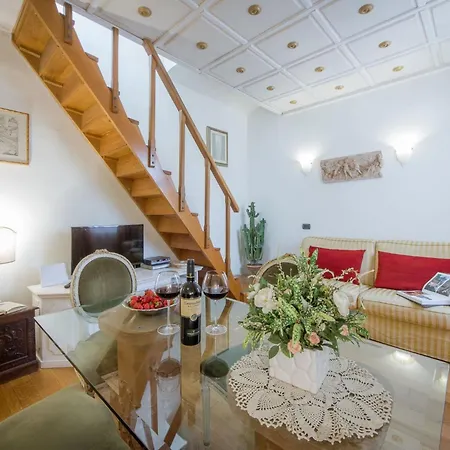 Appartamento Ruhige In Santa Croce Mit Terrasse- Kathedrale Von Florenz-naehe By Interhome *