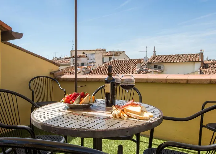 Apartment Ruhige In Santa Croce Mit Terrasse- Kathedrale Von Florenz-naehe By Interhome Florenz