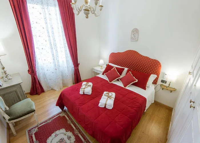 Apartment Ruhige In Santa Croce Mit Terrasse- Kathedrale Von Florenz-naehe By Interhome *