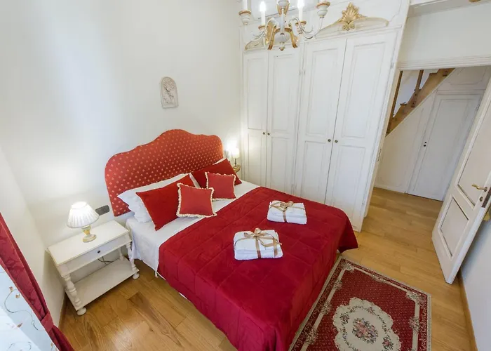 Ruhige In Santa Croce Mit Terrasse- Kathedrale Von Florenz-naehe By Interhome Apartment Florenz