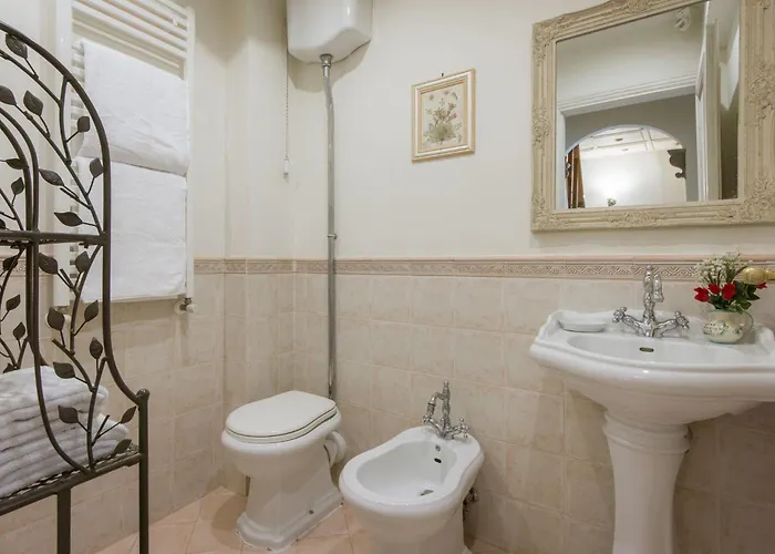 Apartment Ruhige In Santa Croce Mit Terrasse- Kathedrale Von Florenz-naehe By Interhome *