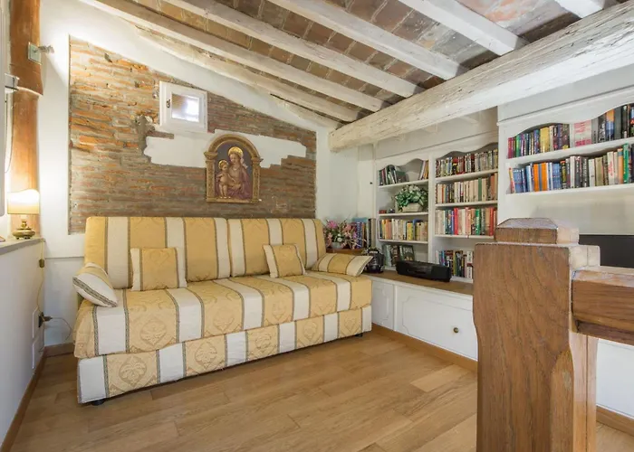 Apartment Ruhige In Santa Croce Mit Terrasse- Kathedrale Von Florenz-naehe By Interhome