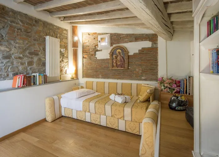 Ruhige In Santa Croce Mit Terrasse- Kathedrale Von Florenz-naehe By Interhome *