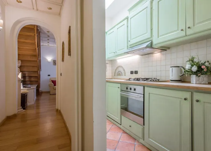 Apartment Ruhige In Santa Croce Mit Terrasse- Kathedrale Von Florenz-naehe By Interhome *