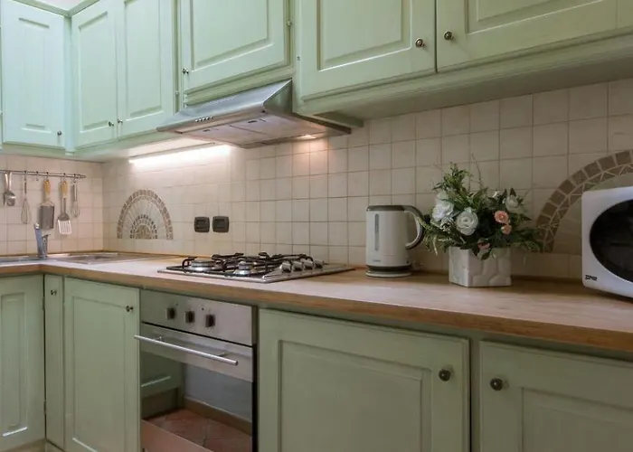 Apartment Ruhige In Santa Croce Mit Terrasse- Kathedrale Von Florenz-naehe By Interhome Florenz