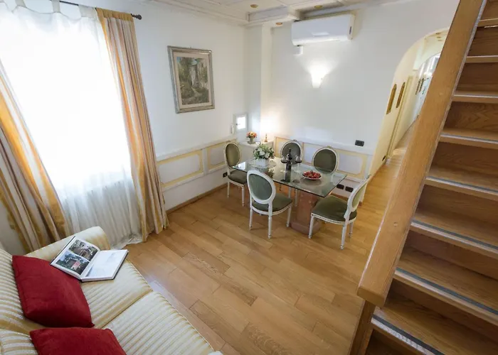 Ruhige In Santa Croce Mit Terrasse- Kathedrale Von Florenz-naehe By Interhome Apartment Florenz